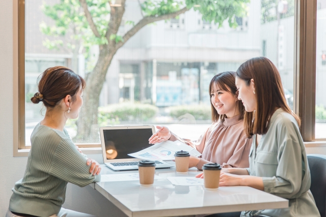 経理の女性